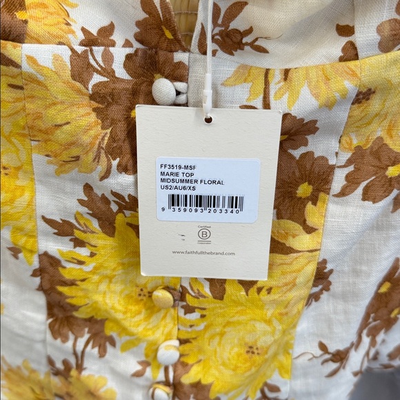 Marie Top in Midsummer Floral
FAITHFULL THE BRAND - Picture 5 of 8